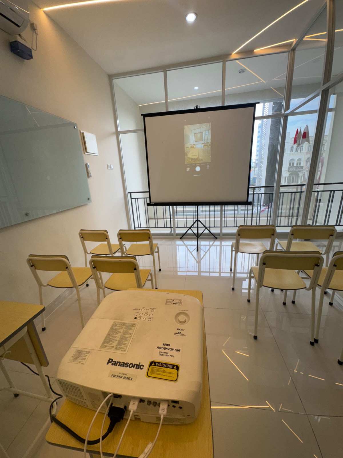 Projector setup for event presentation